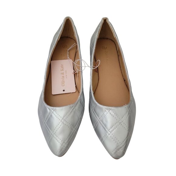 NWT Olivia & Kate Women's Silver Quilted Pointed Toe Ballet Flats Size 8 - Picture 2 of 10